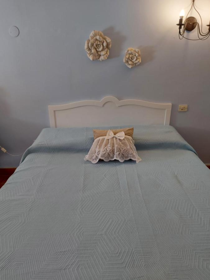 Casa Vacanza Fiori Di Maggio Pulsano Exterior foto