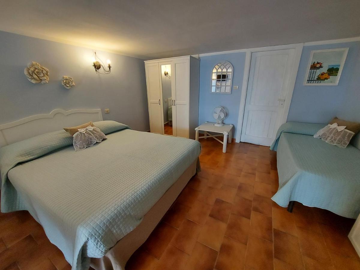 Casa Vacanza Fiori Di Maggio Pulsano Exterior foto