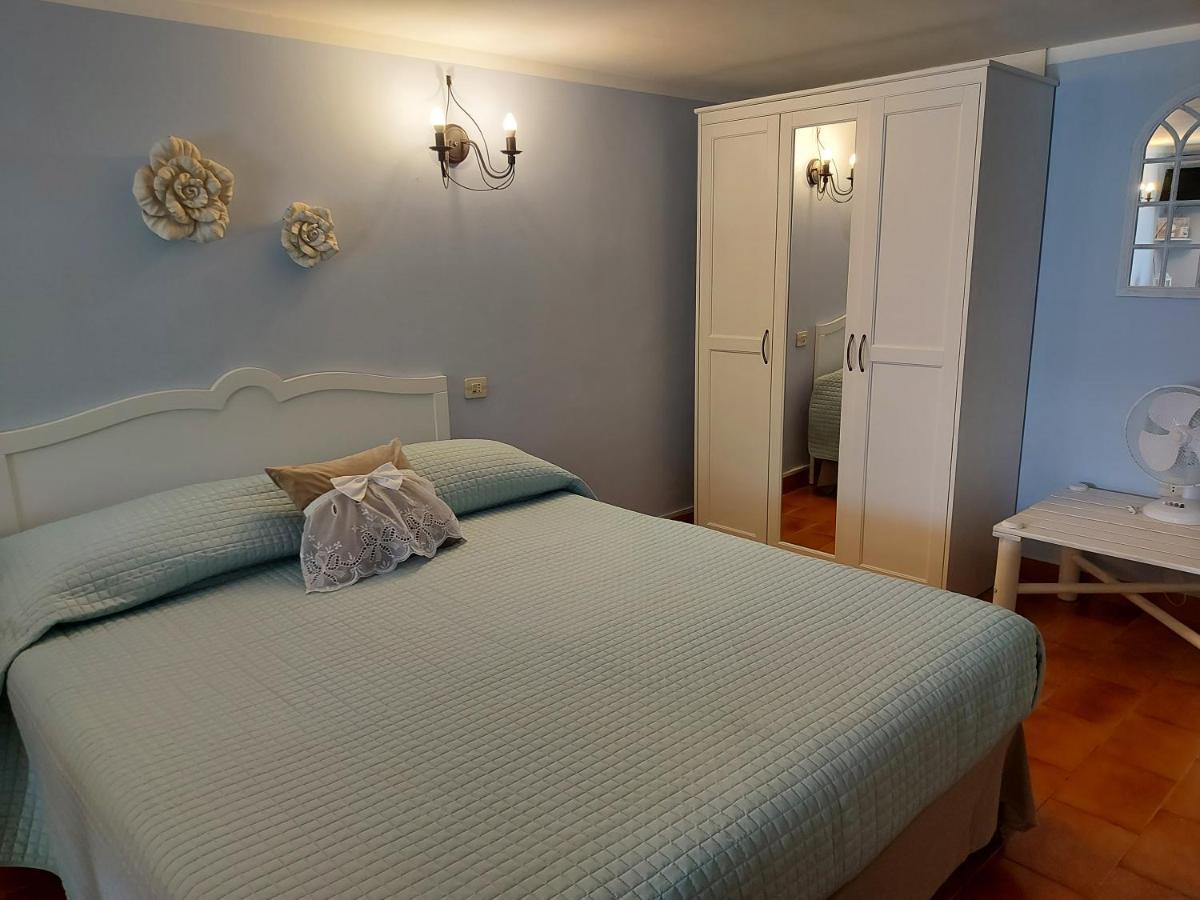 Casa Vacanza Fiori Di Maggio Pulsano Exterior foto