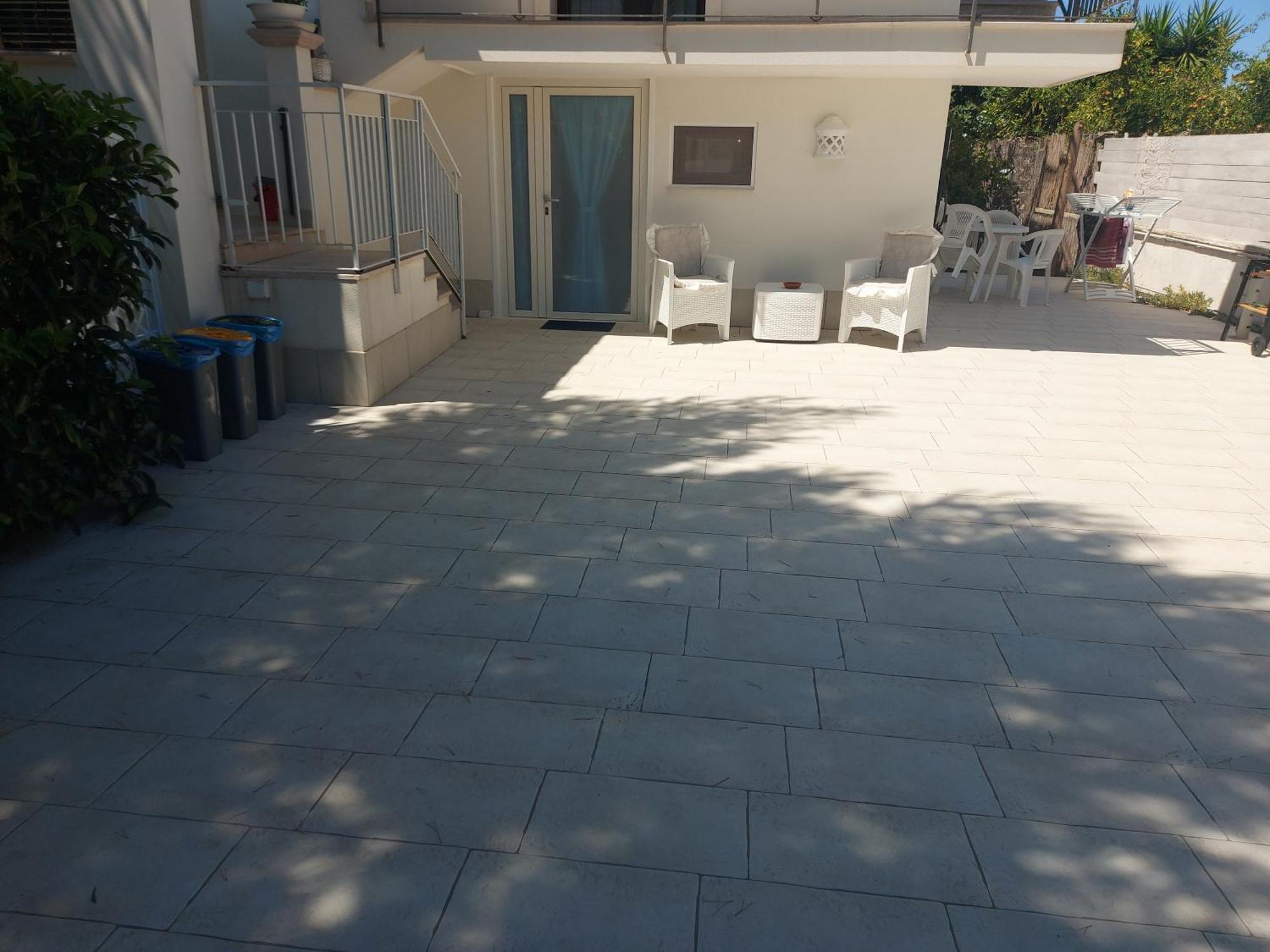 Casa Vacanza Fiori Di Maggio Pulsano Exterior foto