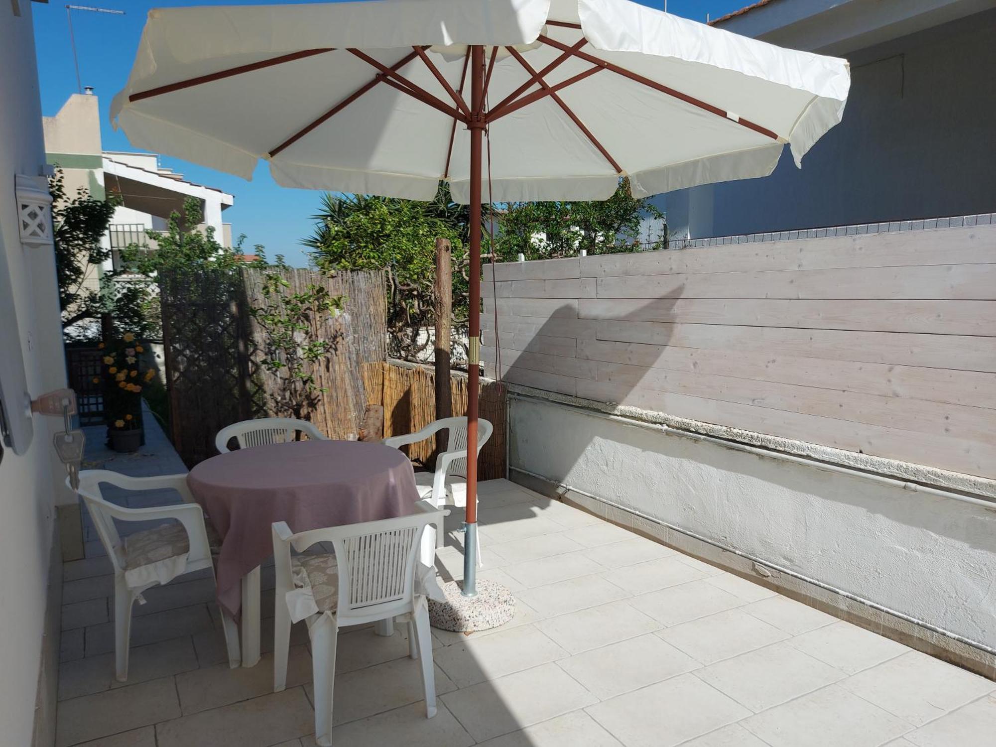 Casa Vacanza Fiori Di Maggio Pulsano Exterior foto